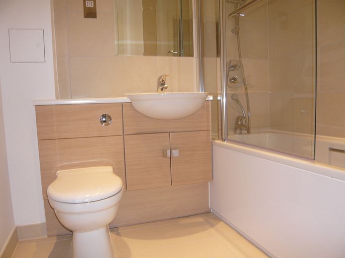 2 bedroom flat, Park Way, Newbury RG14 - Let Agreed