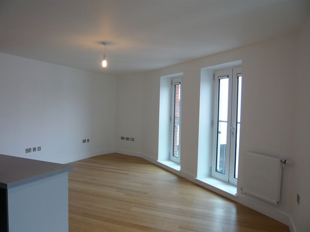 1 bedroom flat, Attfield, Park Way RG14 - Let Agreed