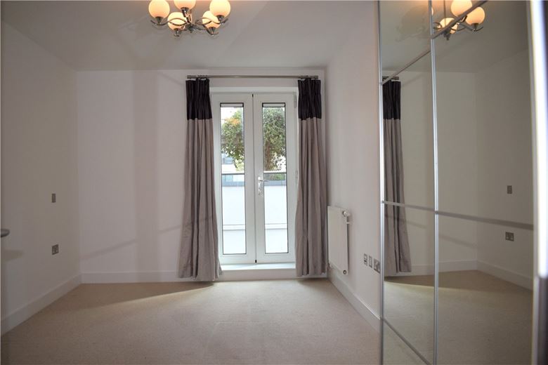 2 bedroom flat, Park Way, Newbury RG14 - Under Offer