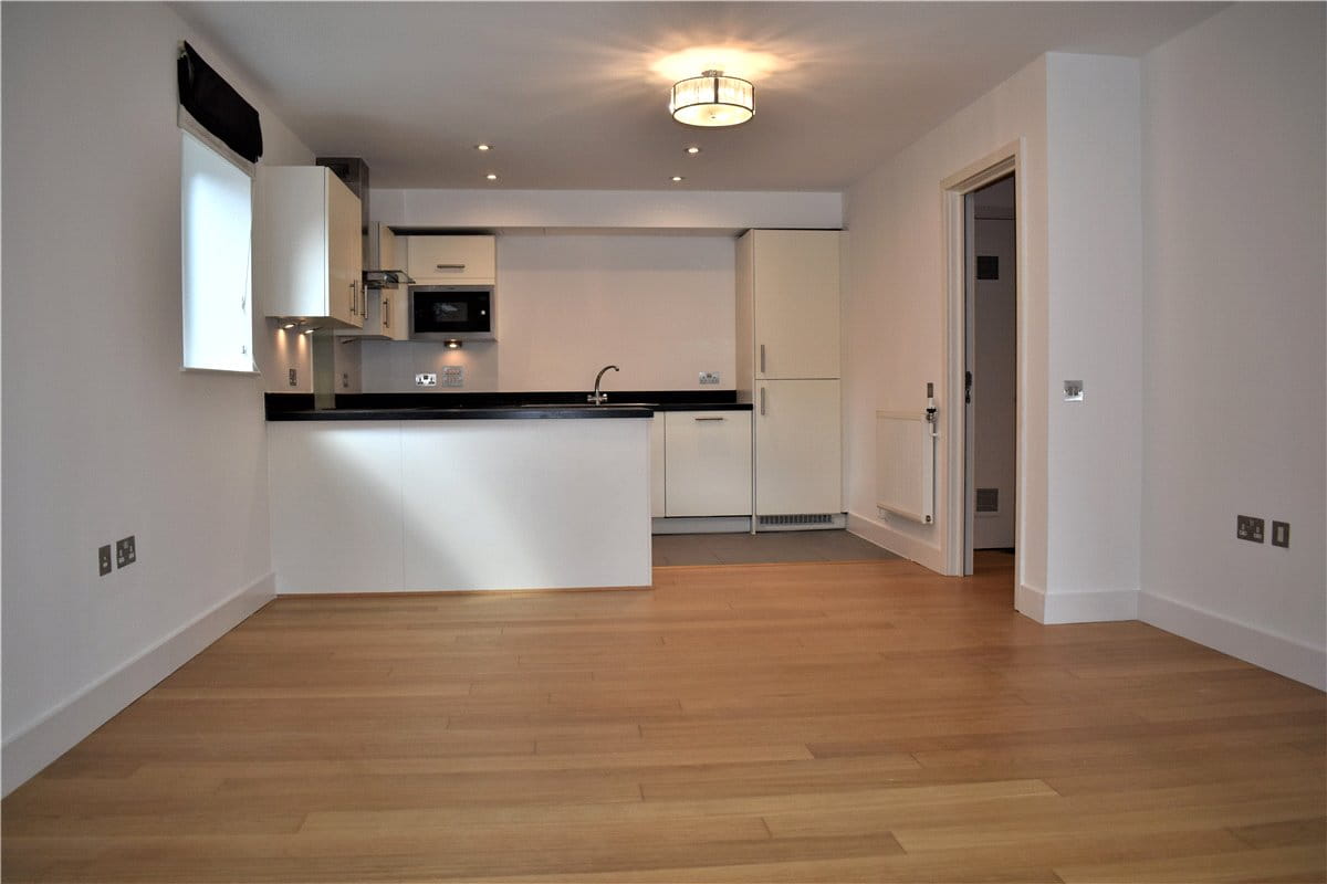 2 bedroom flat, Park Way, Newbury RG14 - Under Offer