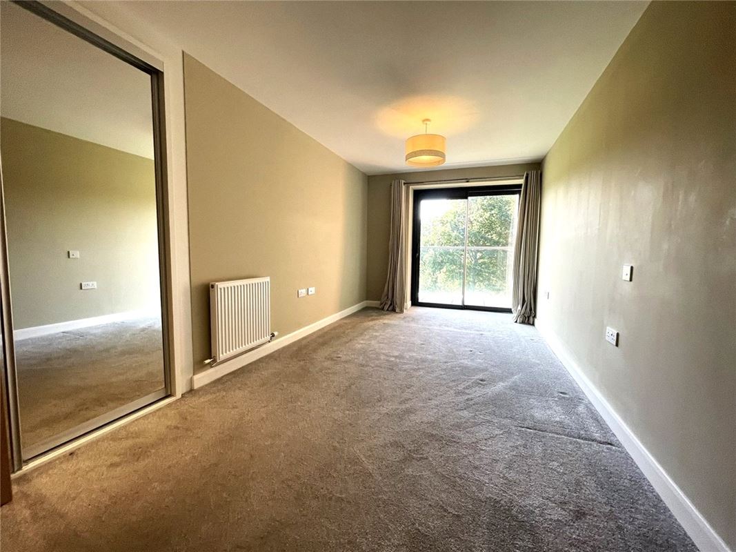 2 bedroom flat, Racecourse Road, Newbury RG14