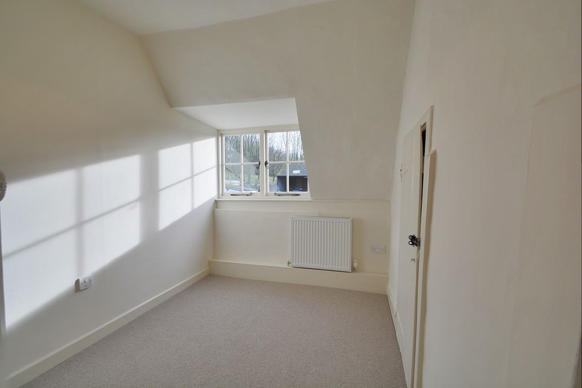 3 bedroom house, Stoke, Andover SP11 - Available