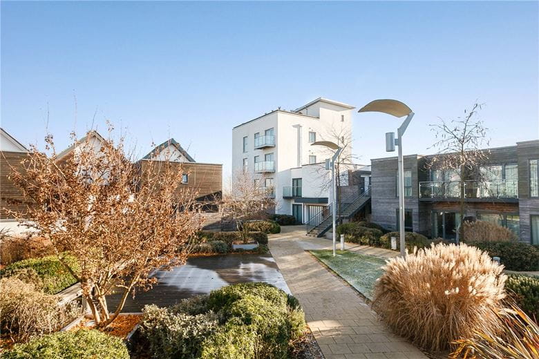 1 bedroom flat, Park Way, Newbury RG14 - Let Agreed