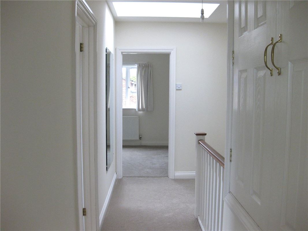 2 bedroom maisonette, Boundary Road, Newbury RG14 - Available