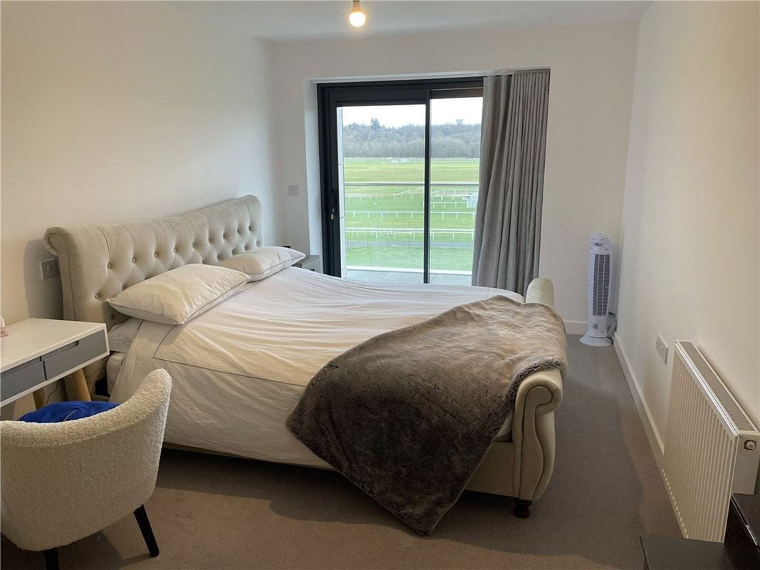 2 bedroom flat, Kingman Way, Newbury RG14