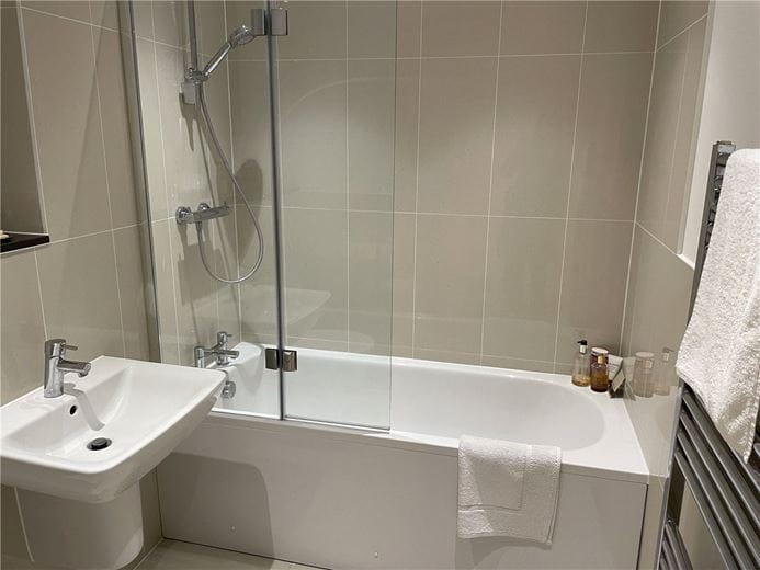 2 bedroom flat, Kingman Way, Newbury RG14