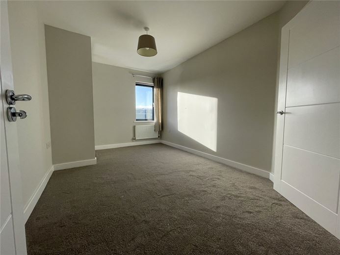 2 bedroom flat, West Street, Newbury RG14 - Available