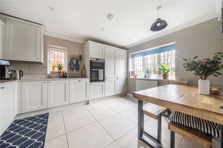 3 bedroom house, Woolhampton, Reading RG7 - Let Agreed