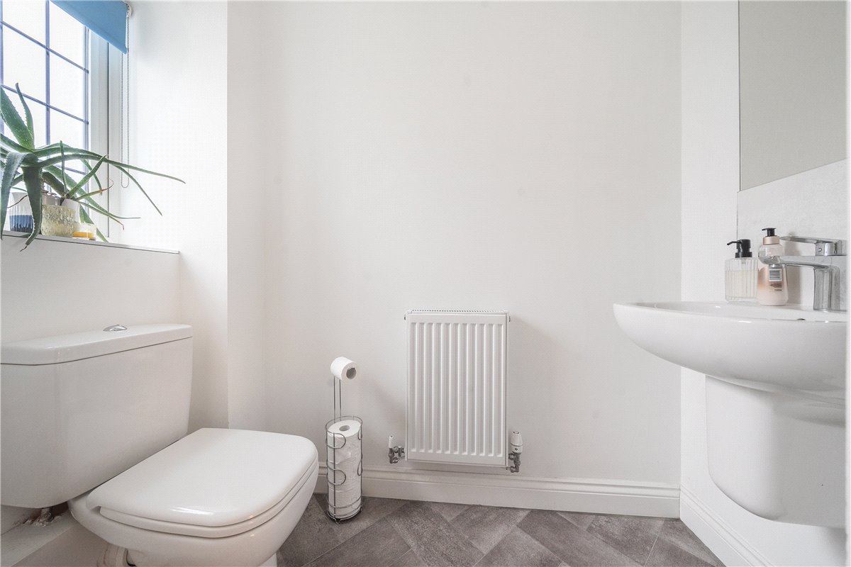 3 bedroom house, Woolhampton, Reading RG7 - Let Agreed