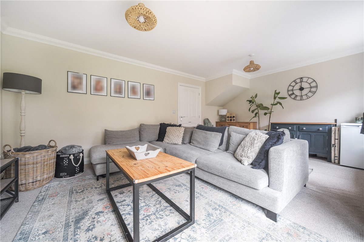 3 bedroom house, Woolhampton, Reading RG7 - Let Agreed