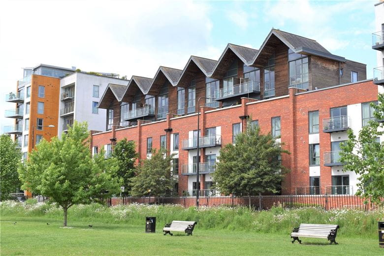 2 bedroom flat, Park Way, Newbury RG14
