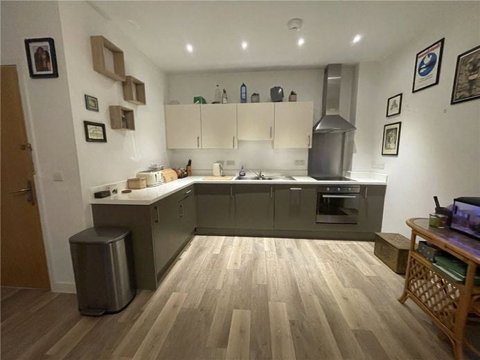 1 bedroom flat, Strawberry Hill, Newbury RG14 - Available