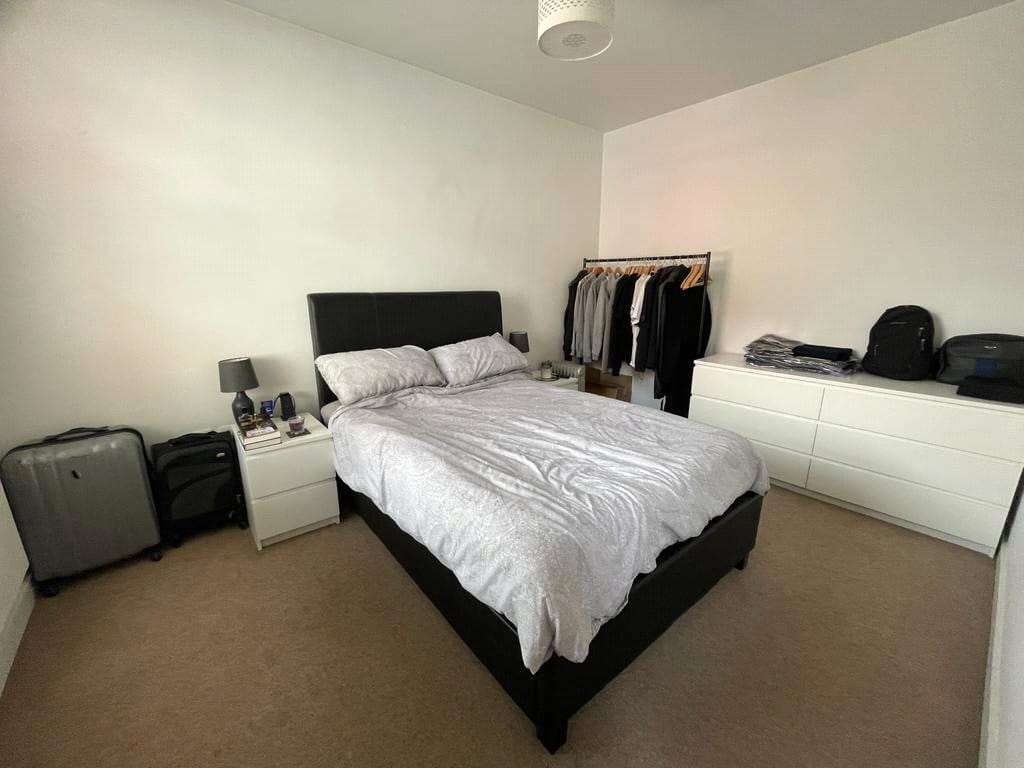 1 bedroom flat, Strawberry Hill, Newbury RG14 - Available