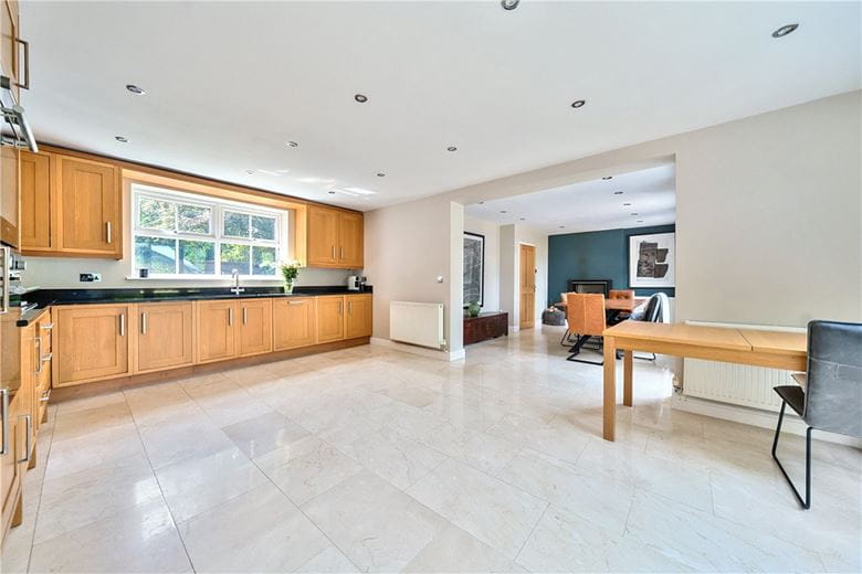 5 bedroom house, Tydehams, Newbury RG14 - Available