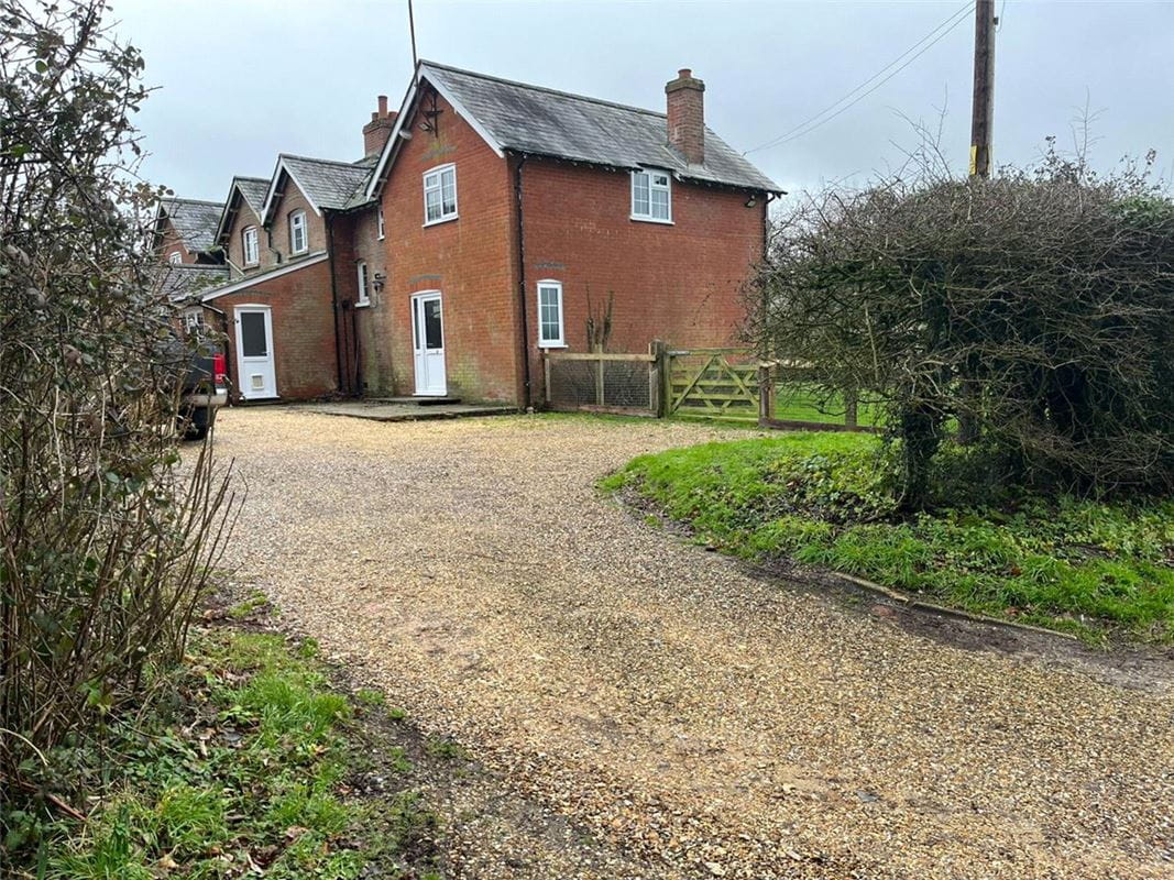 4 bedroom house, Sydmonton, Burghclere RG20 - Available