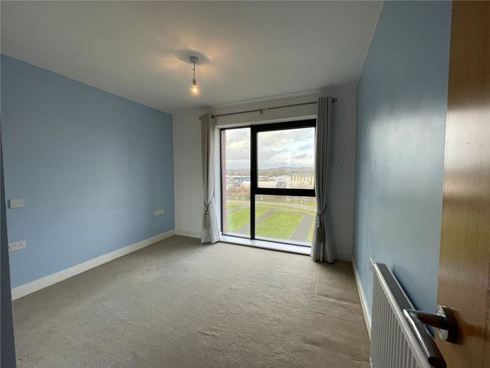 2 bedroom flat, Kingman Way, Newbury RG14 - Available