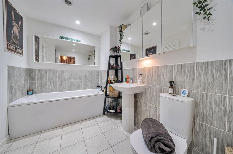 3 bedroom house, Newbury, Berkshire RG14 - Let Agreed