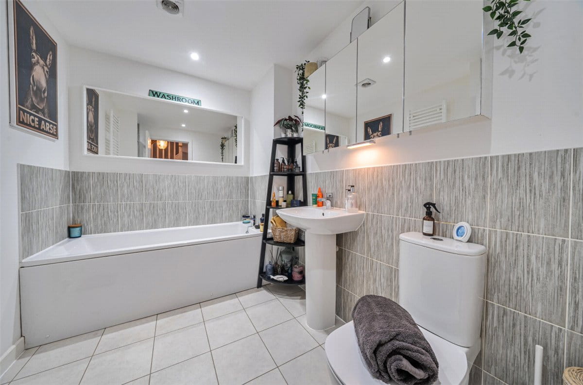 3 bedroom house, Newbury, Berkshire RG14 - Let Agreed