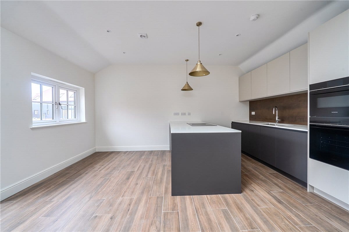 2 bedroom house, Enborne Street, Enborne RG20 - Available