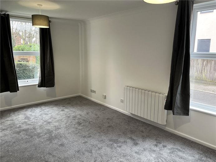 2 bedroom flat, London Road, Newbury RG14 - Available