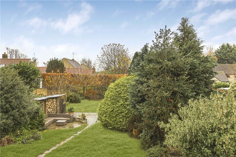 4 bedroom house, Bellamy Close, Southmoor OX13 - Sold