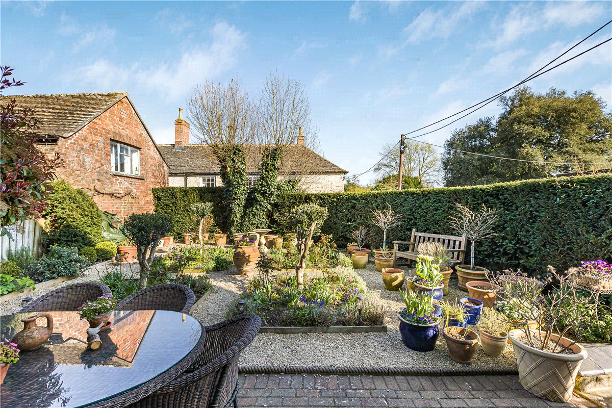 3 bedroom house, High Street, Eynsham OX29 - Available