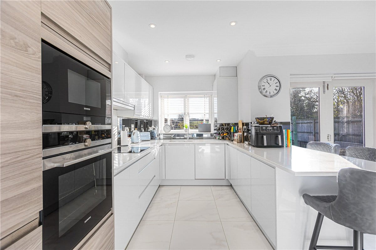 3 bedroom house, Couling Close, Yarnton OX5 - Available