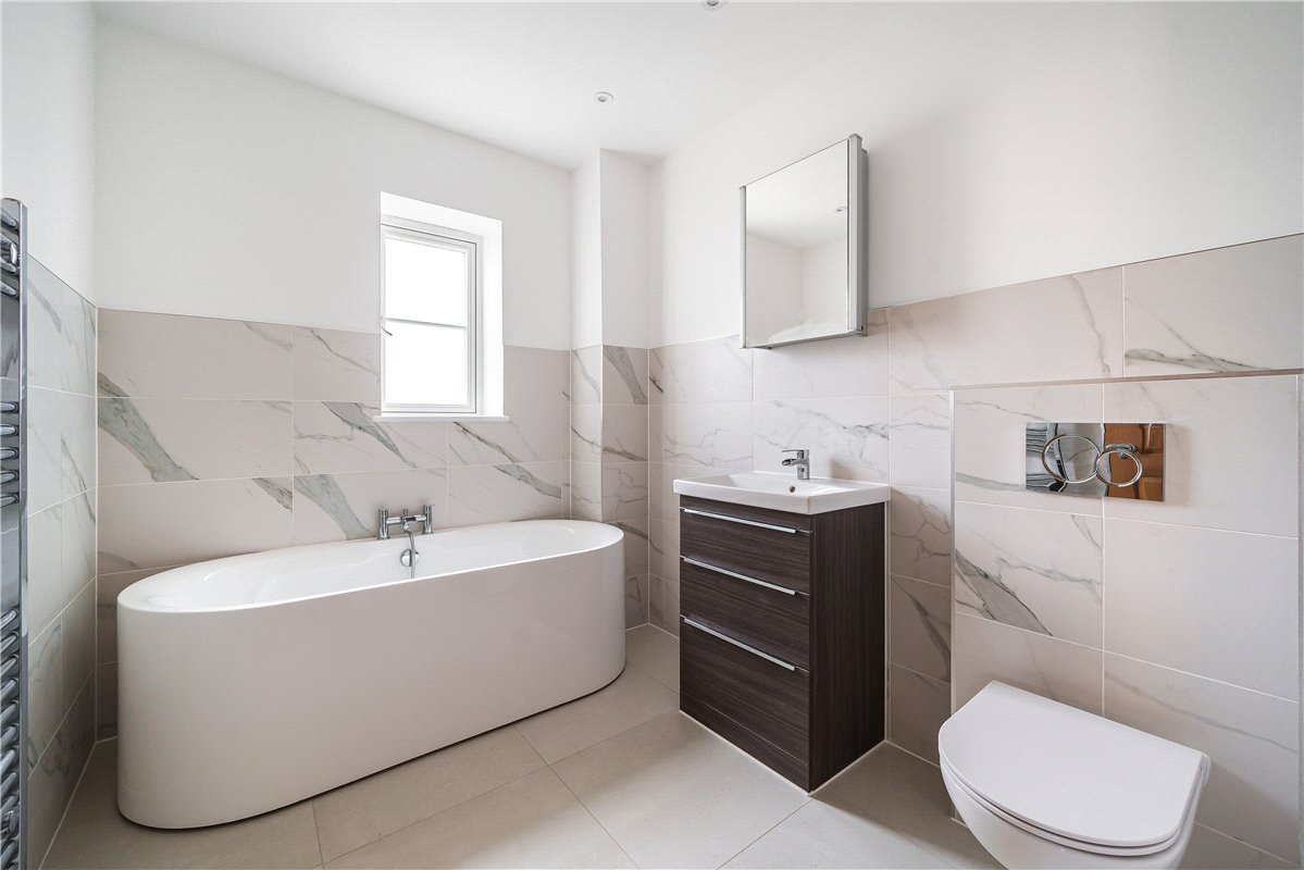 4 bedroom house, Southfields, Weston-on-the-Green OX25 - Sold STC