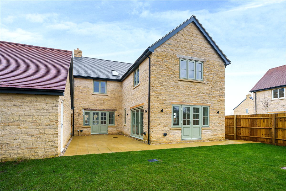 4 bedroom house, Southfields, Weston-on-the-Green OX25 - Sold STC