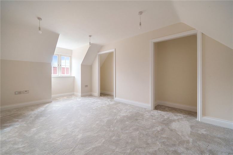 6 bedroom house, Southfields, Weston-on-the-Green OX25 - Available