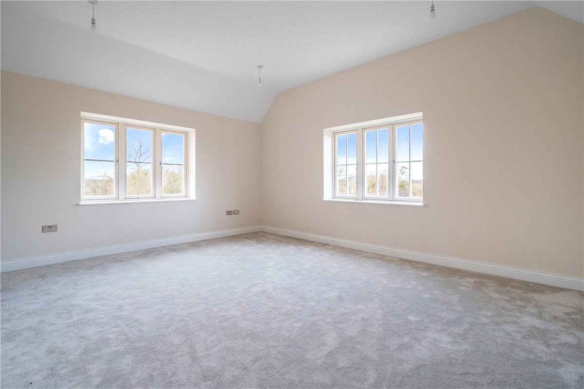 6 bedroom house, Southfields, Weston-on-the-Green OX25 - Available