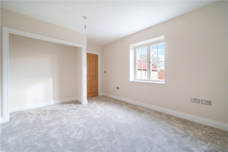 6 bedroom house, Southfields, Weston-on-the-Green OX25 - Available