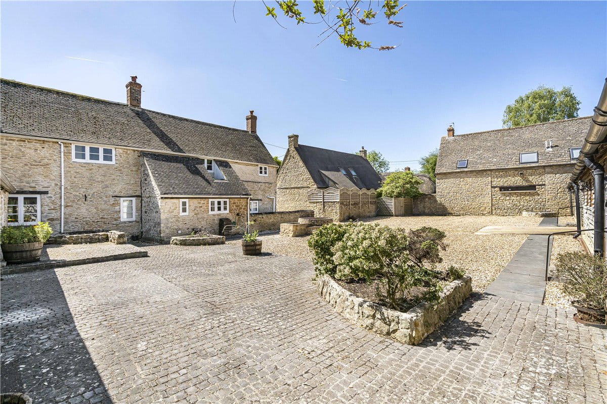 5 bedroom house, North Lane, Weston-on-the-Green OX25 - Sold STC