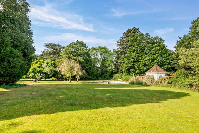 5.5 acres Country Estate, Priest Hill, Old Windsor SL4 - Available