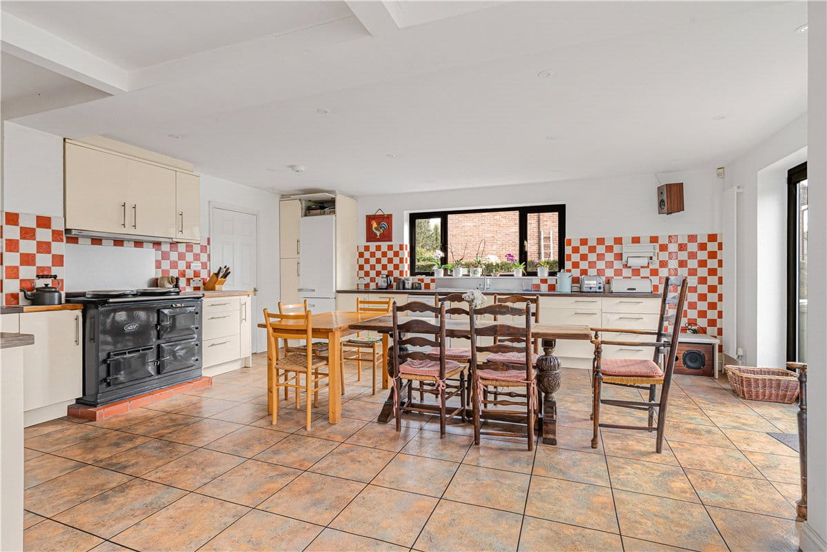 4 bedroom house, Bagley Wood Road, Kennington OX1 - Available