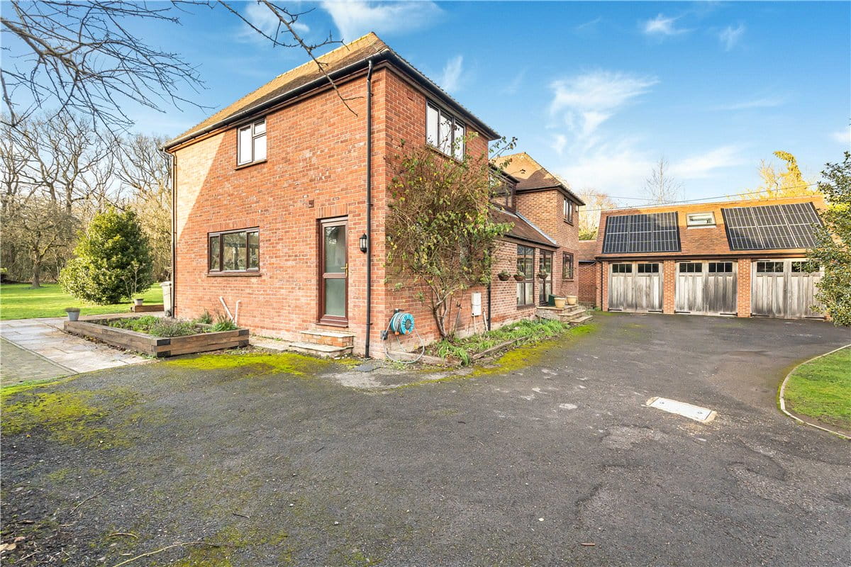 4 bedroom house, Bagley Wood Road, Kennington OX1 - Available