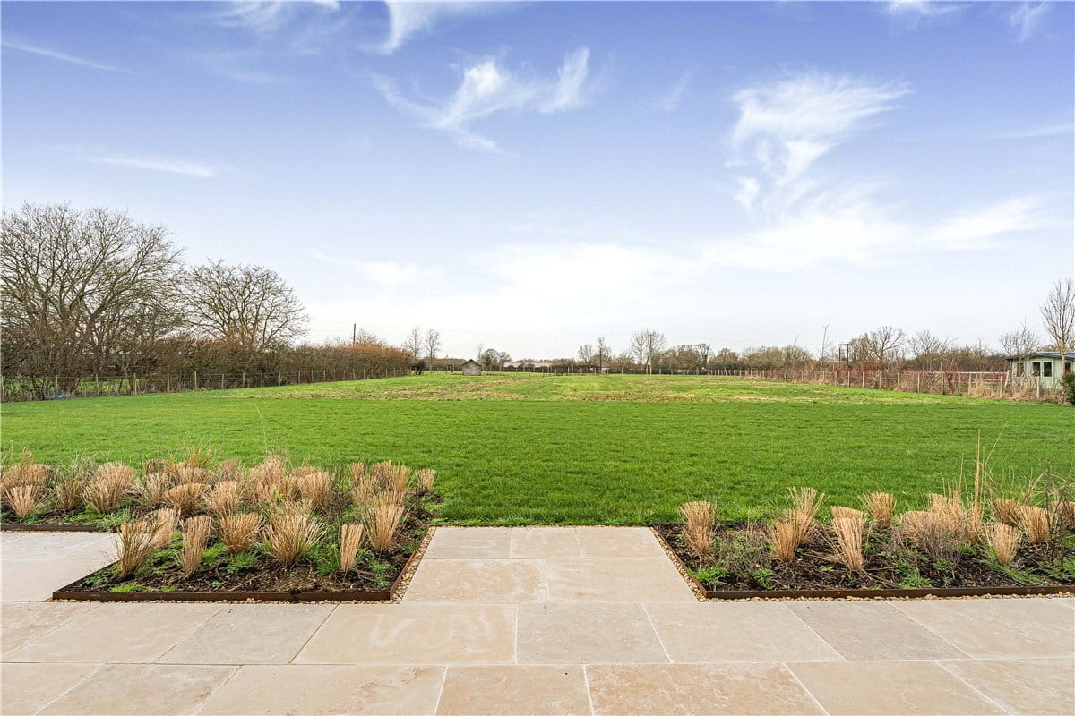 5 bedroom house, Lower End, Alvescot OX18 - Available