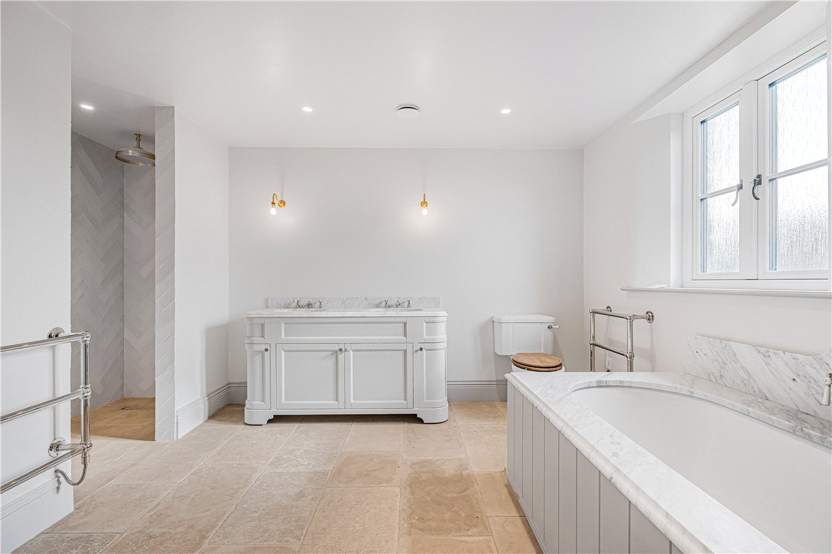 5 bedroom house, Lower End, Alvescot OX18 - Available