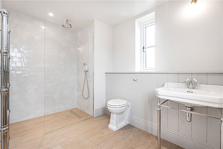 5 bedroom house, Lower End, Alvescot OX18 - Available