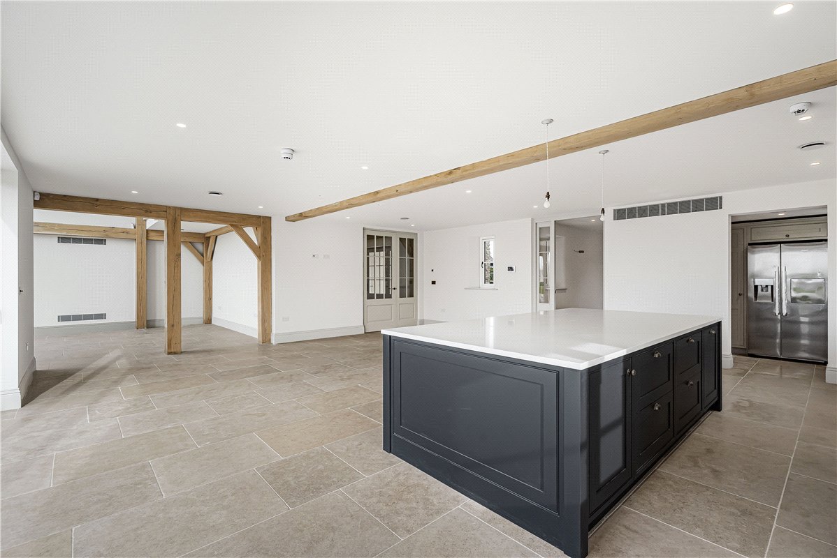 5 bedroom house, Lower End, Alvescot OX18 - Available