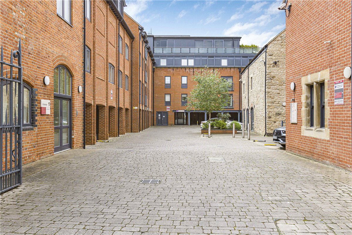4 bedroom flat, St. Thomas Street, Oxford OX1 - Sold