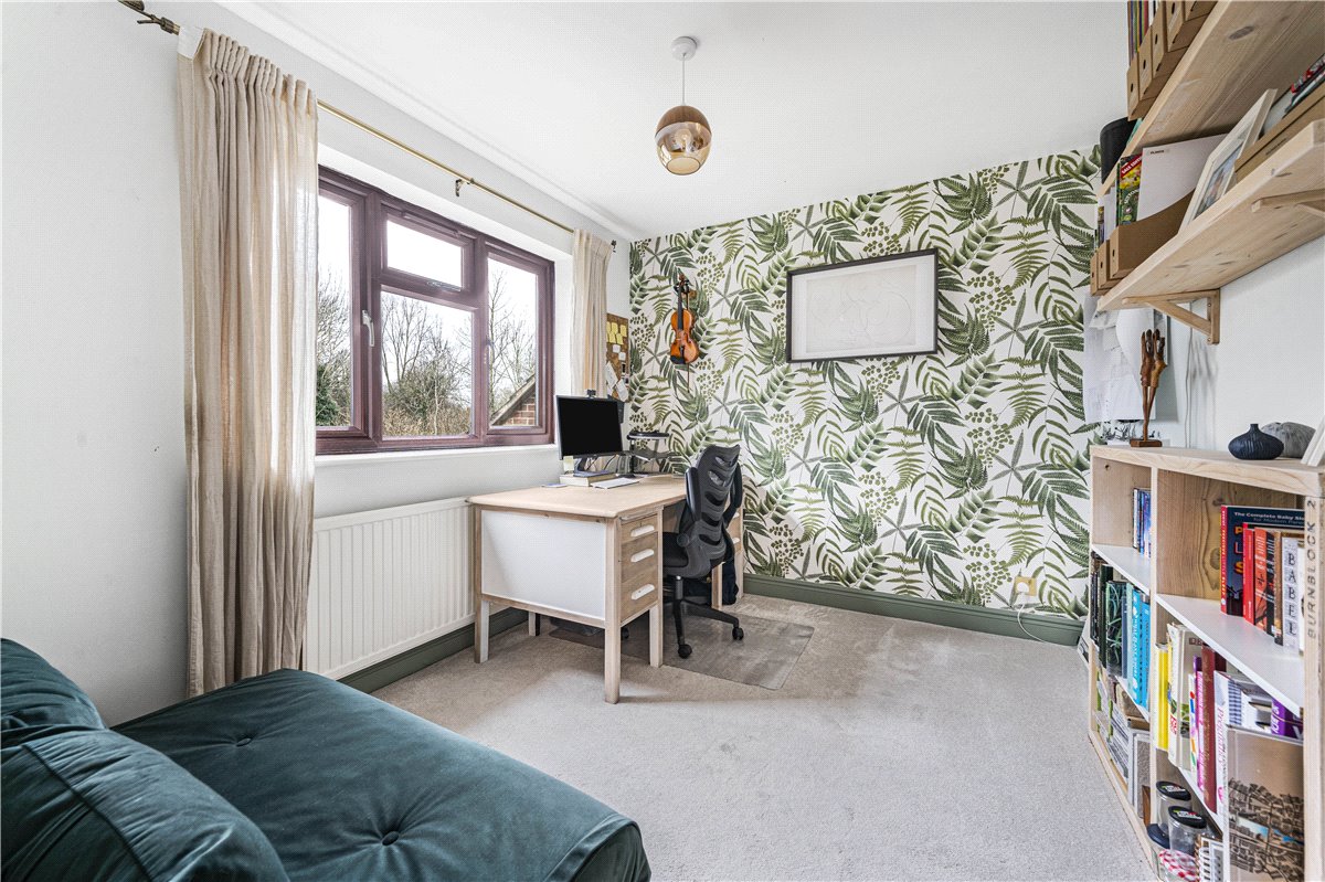 4 bedroom house, Gardiner Close, Abingdon OX14 - Available