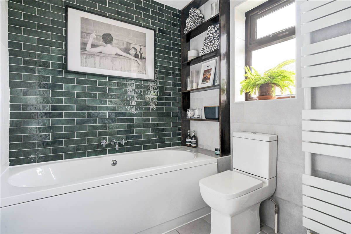 4 bedroom house, Gardiner Close, Abingdon OX14 - Available