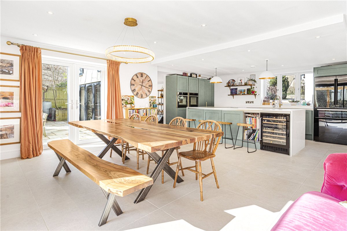 5 bedroom house, Middle Street, Islip OX5 - Sold