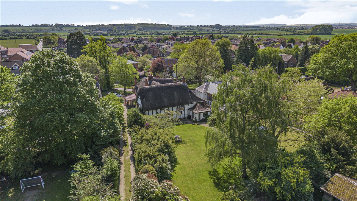 4 bedroom cottage, High Street, Long Wittenham OX14 - Available