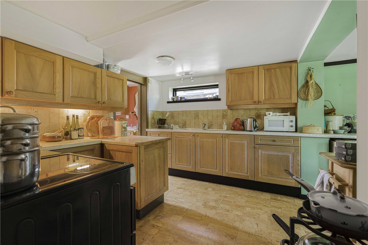 4 bedroom cottage, High Street, Long Wittenham OX14 - Available