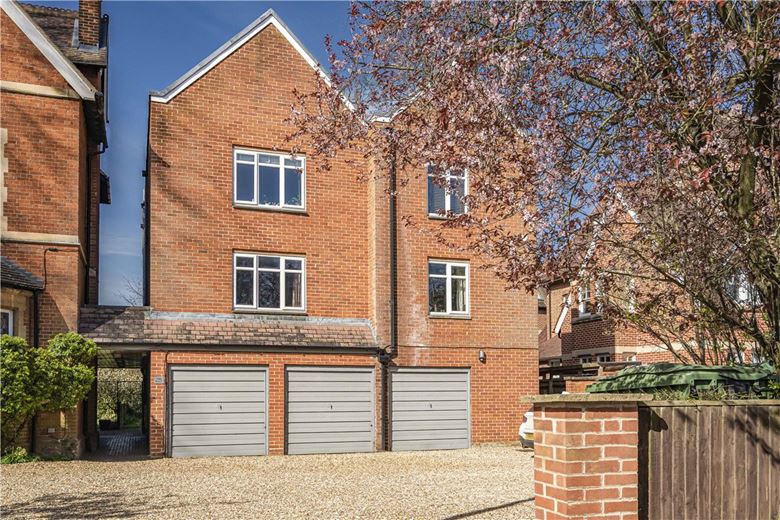 2 bedroom flat, Banbury Road, Oxford OX2 - Sold STC