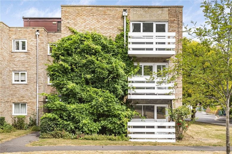 2 bedroom flat, Cunliffe Close, Oxford OX2 - Available