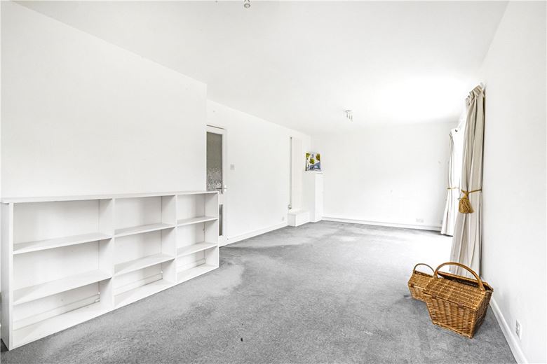 2 bedroom flat, Cunliffe Close, Oxford OX2 - Available