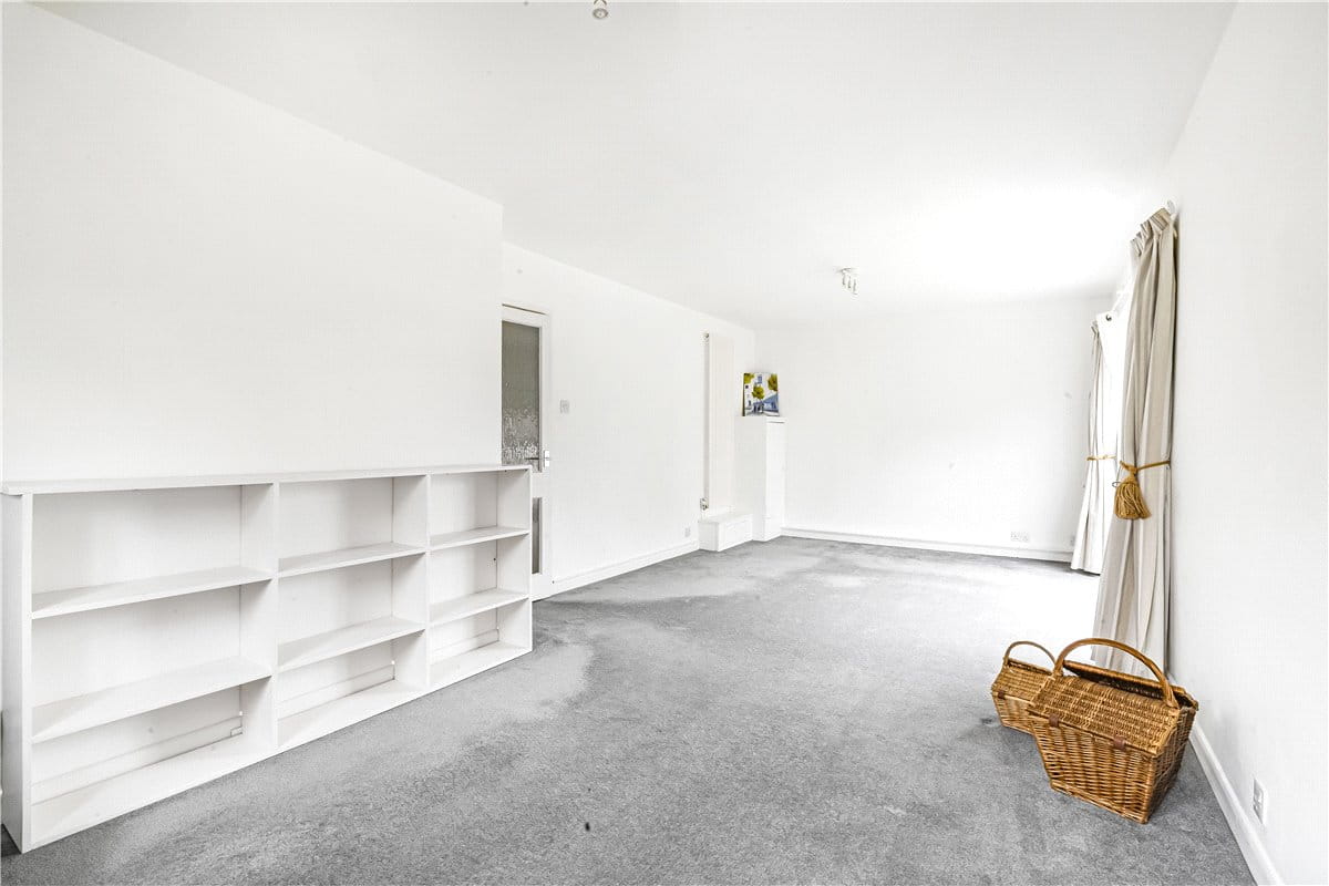 2 bedroom flat, Cunliffe Close, Oxford OX2 - Available